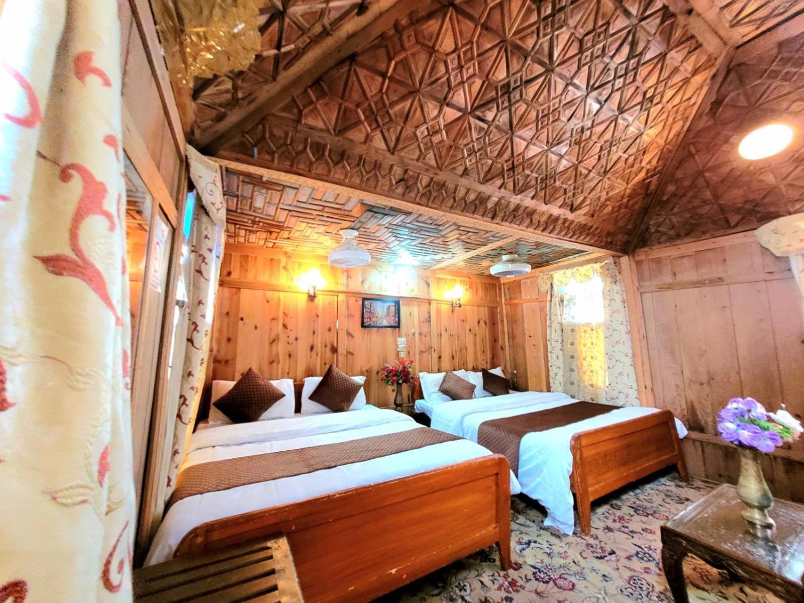 The Heritage Safina Group Of Houseboats Srīnagar Kültér fotó